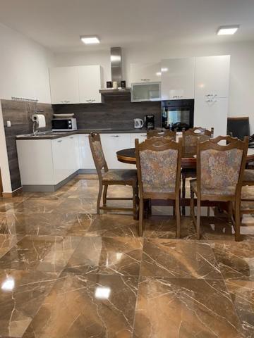 Apartman L. Banjole Ngoại thất bức ảnh
